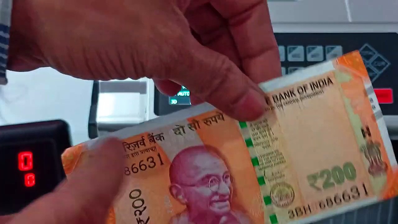 Most Trending Mix Currency Counting Machine India 2023 __ Kavinstar Mix Master Note Counterकेविन्स्टार® नोट गिनती मशीन फेक नोट मुद्रा की पहचान के साथ:  यह एक उन्नत नोट गिनती मशीन है जिसमें फेक नोट की पहचान की तकनीक शामिल है। यह मशीन नोटों की गिनती करने मे