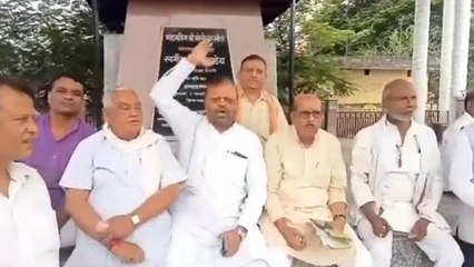 गाजीपुर: सुप्रीम कोर्ट से राहुल गांधी को मिली राहत के बाद कांग्रेसियों में जश्न का माहौल