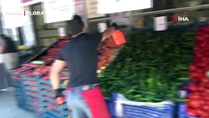 "Eyyam-ı Bahur" etkisinin sürdüğü İstanbul kavruluyor: Hem ürünleri hem de kendisini suladı: Bu sene çok sıcak, bittik, mahvolduk