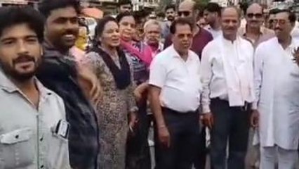 Скачать видео: गुना : सुप्रीम कोर्ट ने राहुल गांधी के पक्ष में सुनाया फैसला कांग्रेसियों ने बांटी मिठाईयां