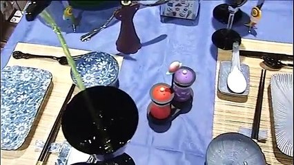 Скачать видео: Ideas para poner y decorar una mesa de Nochevieja. De la más clásica a la decoración más moderna