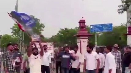 जयपुर: राहुल गांधी की सजा पर रोक लगने पर NSUI ने राज. विश्वविद्यालय में मनाया जश्न