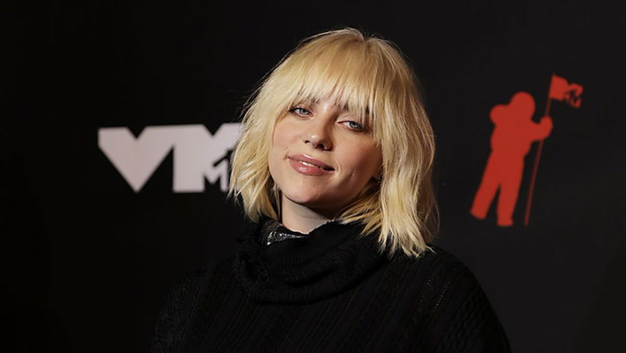 Billie Eilish bringt Fans mit neuem Look zum Ausrasten