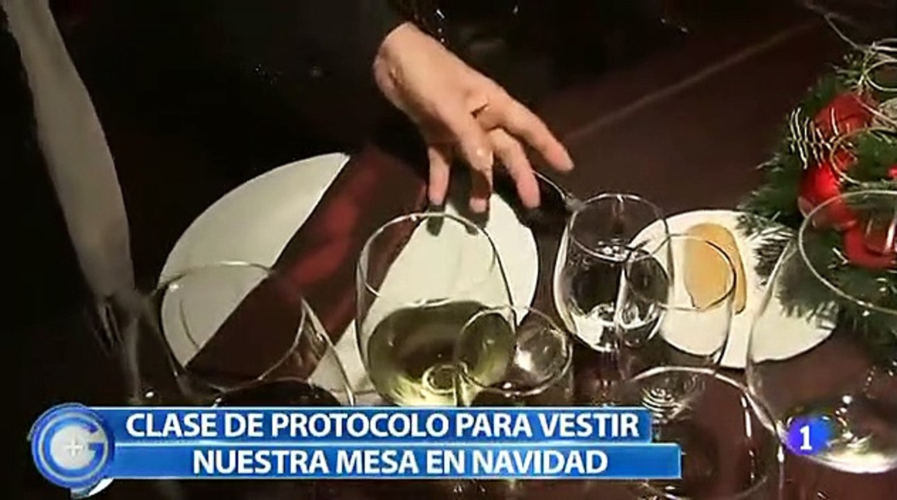 Montar una mesa de Navidad. Lección rápida de protocolo para poner una mesa elegante en Navidad