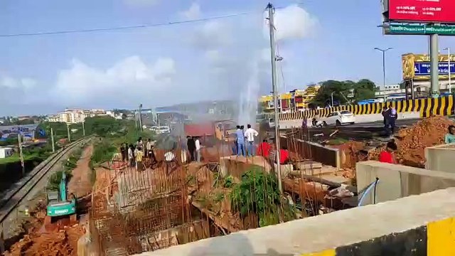 Goan Reporter News:: Recently a water pipeline got burst near Airport in vasco, Water got wasted
