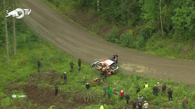 Finlande - Rovanperä abandonne, Elfyn Evans en tête