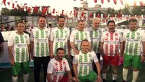 Bakan Osman Aşkın Bak, 'Şöhretler Karması' maçında sahaya çıktı