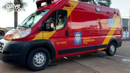 Homem cai de moto na Avenida Piquiri Ele está com suspeita de fratura na costela