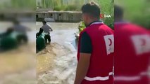 Doğubayazıt'ta sel felaketi: Türkiye-İran kara yolu ulaşıma açıldı
