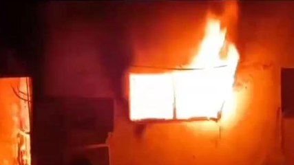 जबलपुर : बारिश में लगी भीषण आग, एसी में हुआ ब्लास्ट