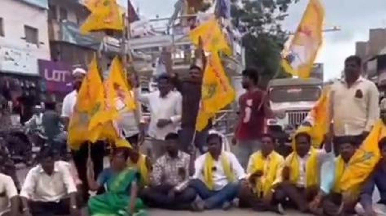 శ్రీ సత్యసాయి జిల్లా: రాజకీయ రగడ... టీడీపీ నేతల అరెస్ట్