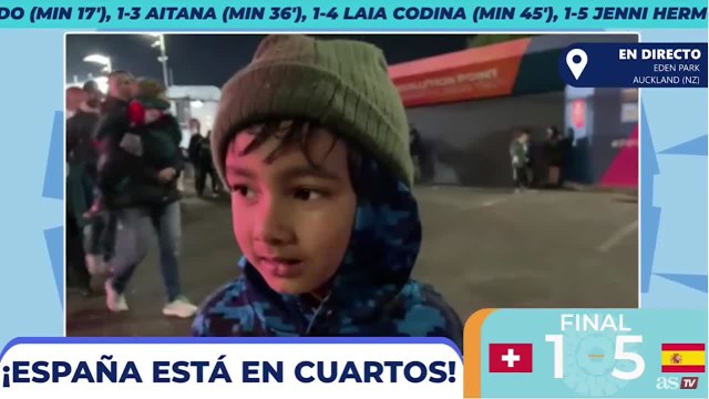 La afición 'loca' de alegría tras la victoria de España y el pase a cuartos