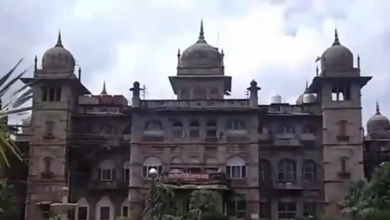ग्वालियर :GMC के समर्थन में मेडिकल कॉलेज के जूनियर डॉक्टर हड़ताल पर, इमरजेंसी सेवाएं जारी