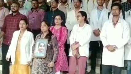 इंदौर: डॉ बाला सरस्वती आत्महत्या के विरोध में लामबंद हुए प्रदेश के जूनियर डॉक्टर