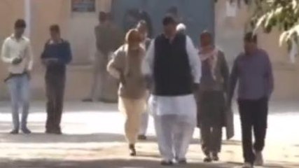 जयपुर: सेंट्रल जेल में जाने से पहले पकड़े गए मोबाइल और नशे का सामान, देखिए खबर