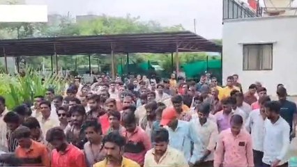 रतलाम: सैकड़ों की तादाद में ग्रामीण पहुंचे SP कार्यालय, संदिग्धों पर कार्यवाही की मांग