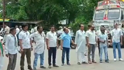 नर्मदापुरम: कांग्रेस के प्रदर्शन से परेशान हुई जनता,चक्काजाम बना लोगों के लिए मुसीबत