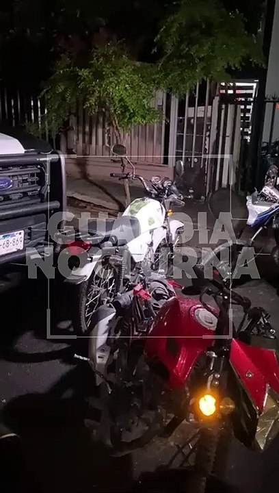 #Preliminar "Con las manos en la masa" fueron detenidos tres sujetos que se encontraban desmantelando motocicletas robadas en Miravalle #GuardiaNocturna