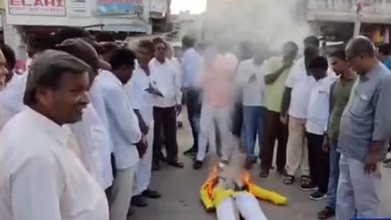 అనంతపురం జిల్లా: వైసీపీ నేతలు ఫైర్... చంద్రబాబు...