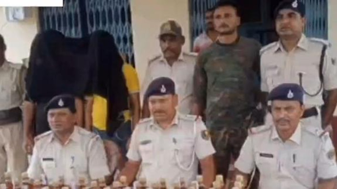 सहरसा: स्विफ्ट कार से विदेशी शराब और हथियार बरा...