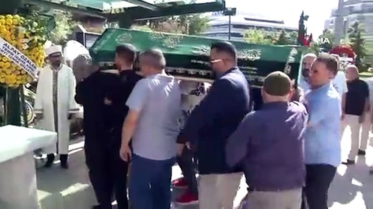 Gazeteci yazar Süleyman Özışık son yolculuğuna uğurlandı