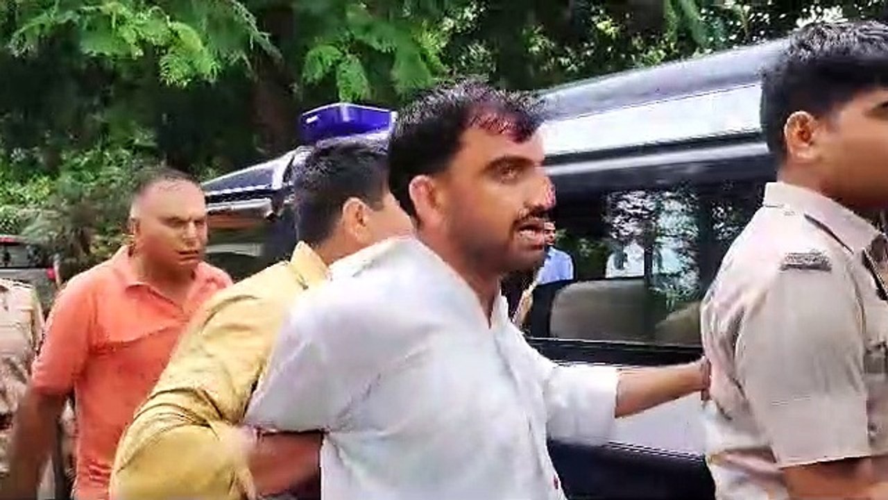 सीएमआर कूच कर रहे भाजपा युवा मोर्चा के कार्यकर्ताओं पर लाठीचार्ज