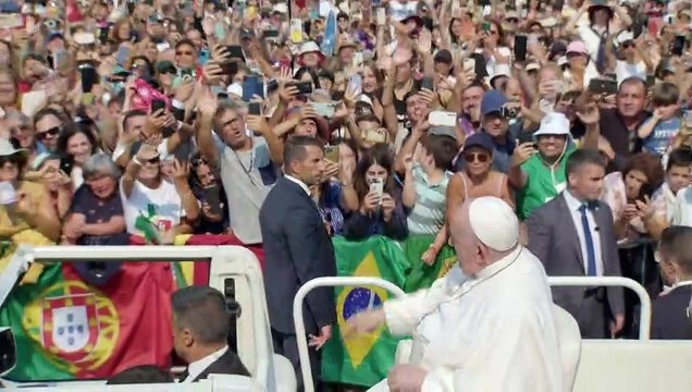 Papa visita santuário de Fátima