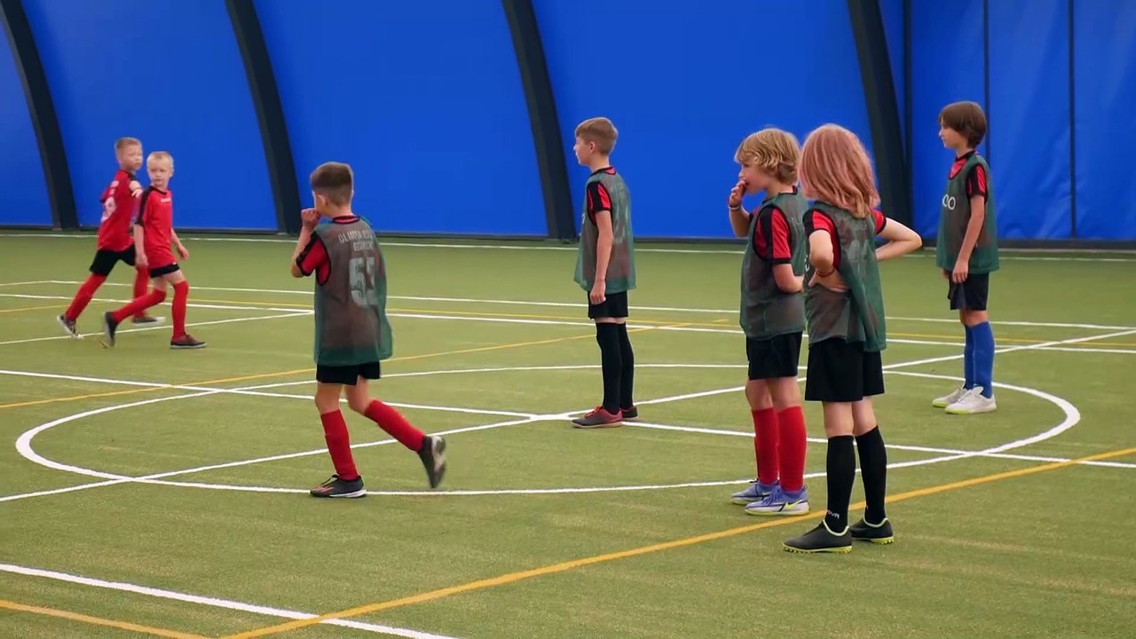 Człuchów. Oficjalne otwarcie zadaszonego boiska