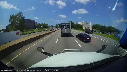 Impatient Motorist Arrière State Trooper