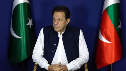 السلطات الباكستانية تحتجز عمران خان بعد الحكم عليه بالسجن 3 سنوات