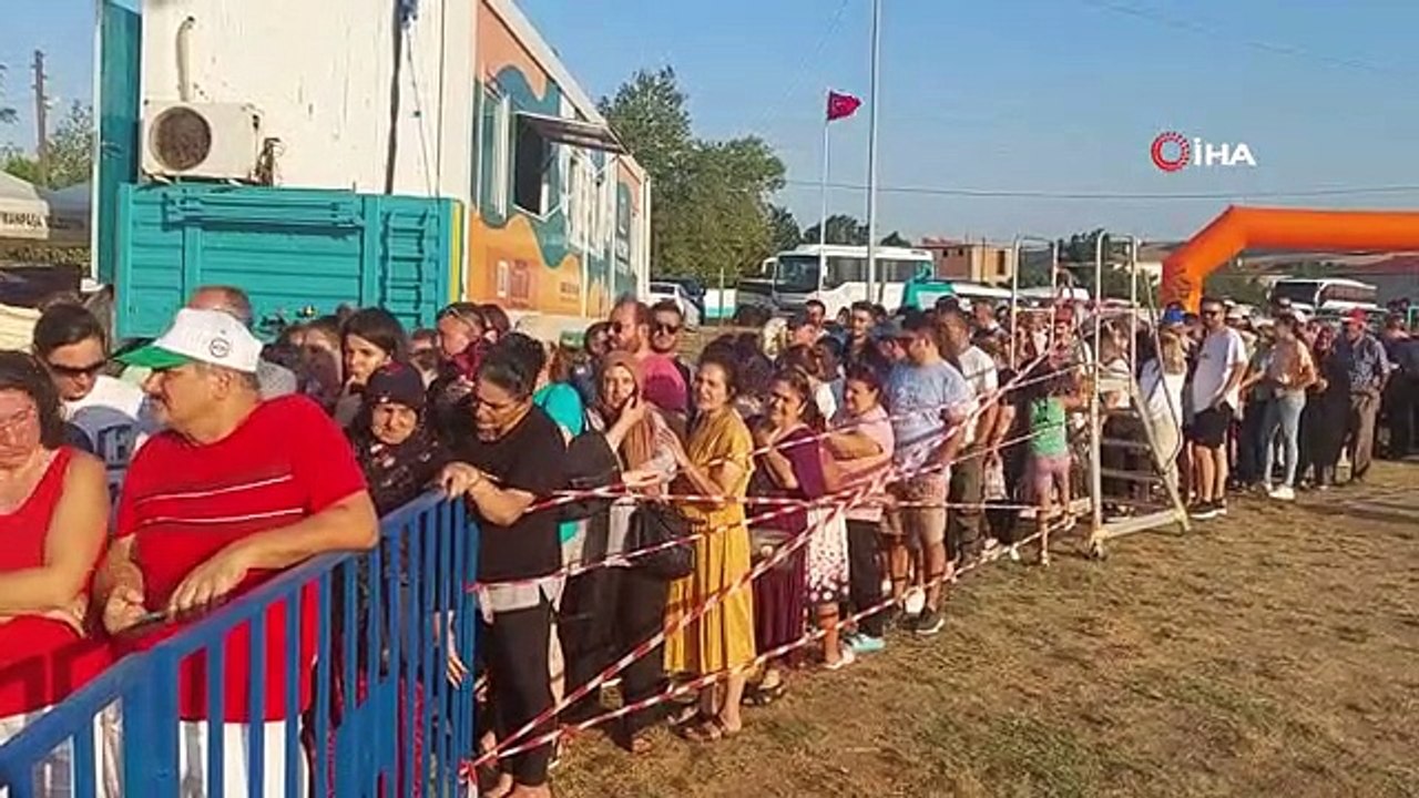 Tekirdağ'da karpuz yeme kuyruğu