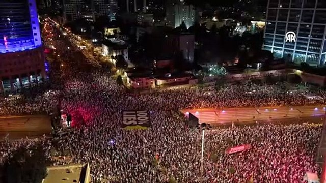 İsrail'de yüz binlerce kişi sokağa indi