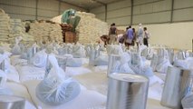 المنظمات الأممية تواصل تقليص المساعدات للنازحين في مأرب