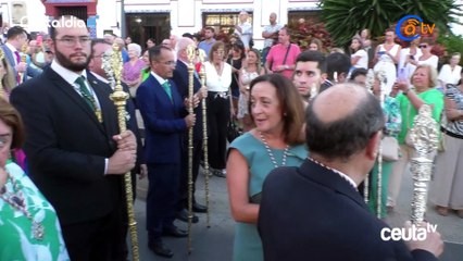La procesión de la Virgen de África vuelve a reunir a una multitud en las calles de Ceuta