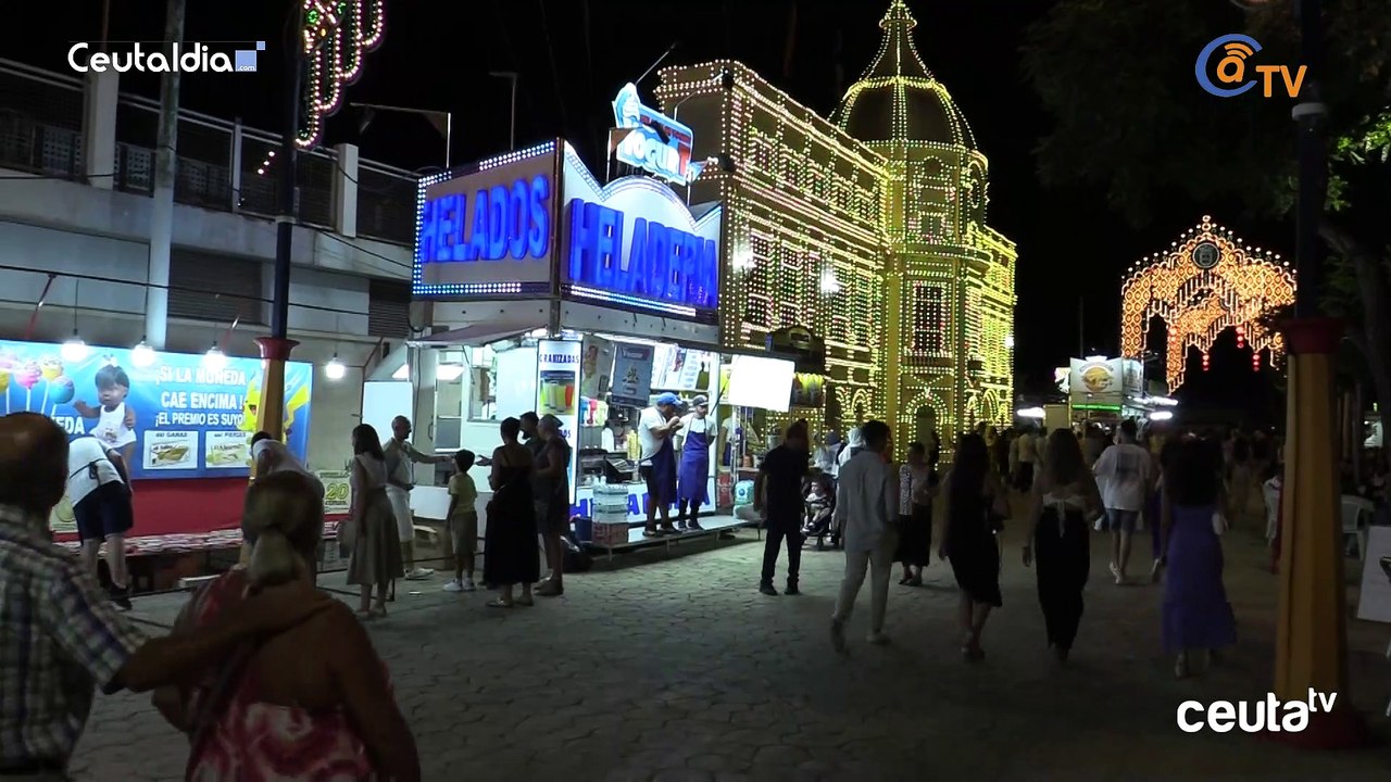Los ceutíes abarrotan el recinto ferial en la jornada de apertura de las fiestas patronales