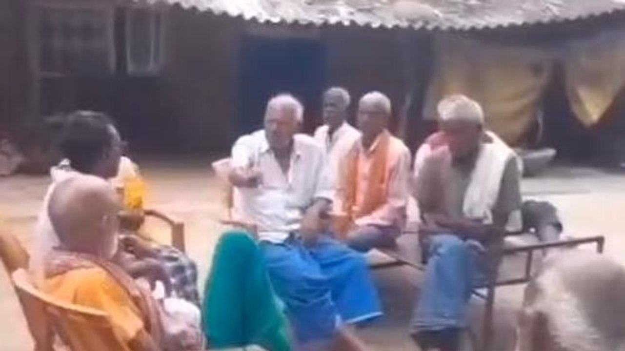 कैमूर: सुबह-सुबह बाइक सवार अपराधियों ने पैक्स अ...