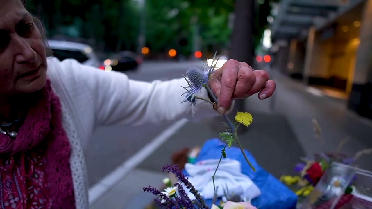 Seattle Homeless Woman Takes Donations for Flowers to Survive