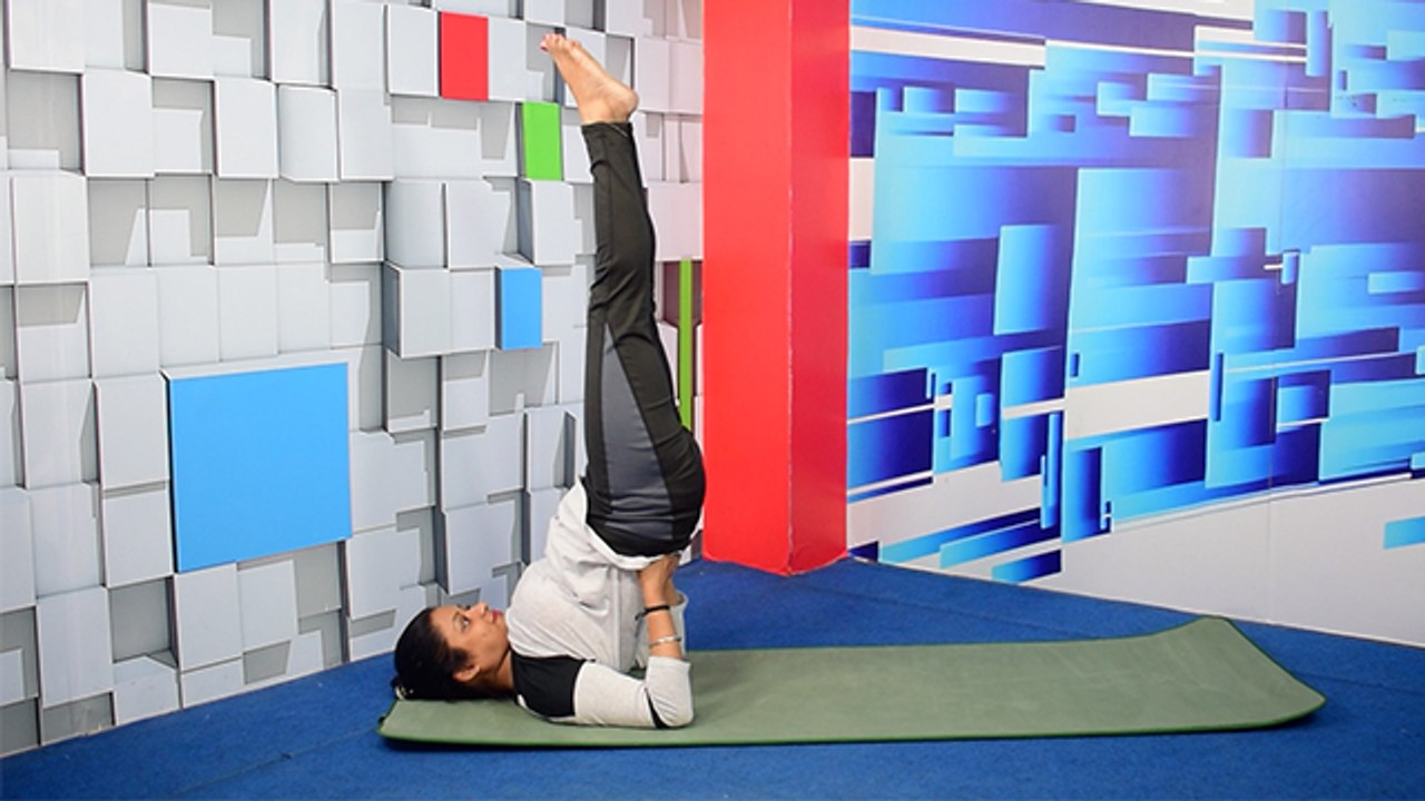 कब्ज़ से छुटकारा पाने के लिए करें ये योगा | Constipation Ke Liye Kare Ye Yoga | Boldsky