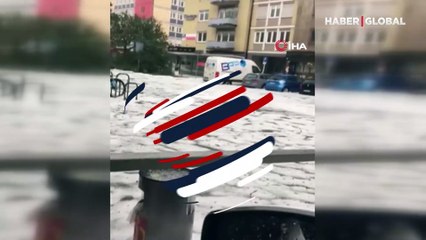 Almanya yazın ortasında dolu vurdu: Yollar beyaza büründü