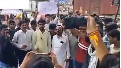 सिवान: ओवर ब्रिज की मांग को लेकर किया जोरदार प्रदर्शन, जानिए क्या बोले लोग