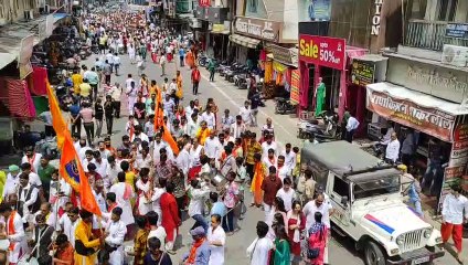Video Story: देखें हजारों साल पुराने झरनेश्वर मंदिर की कांवड़......