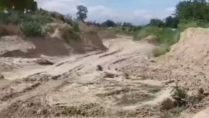 महराजगंज: सिचाई विभाग के खिलाफ ग्रामीण ने खोला मोर्चा, देखें वीडियो