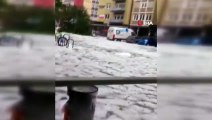 La grêle a frappé l'Allemagne ! Tout est devenu blanc, ils ont dégagé les routes avec des chasse-neige