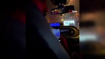 Beşiktaş'ta müşterilerden farklı fiyat isteyen taksici kamerada: Küfürler ederek turisti kovdu