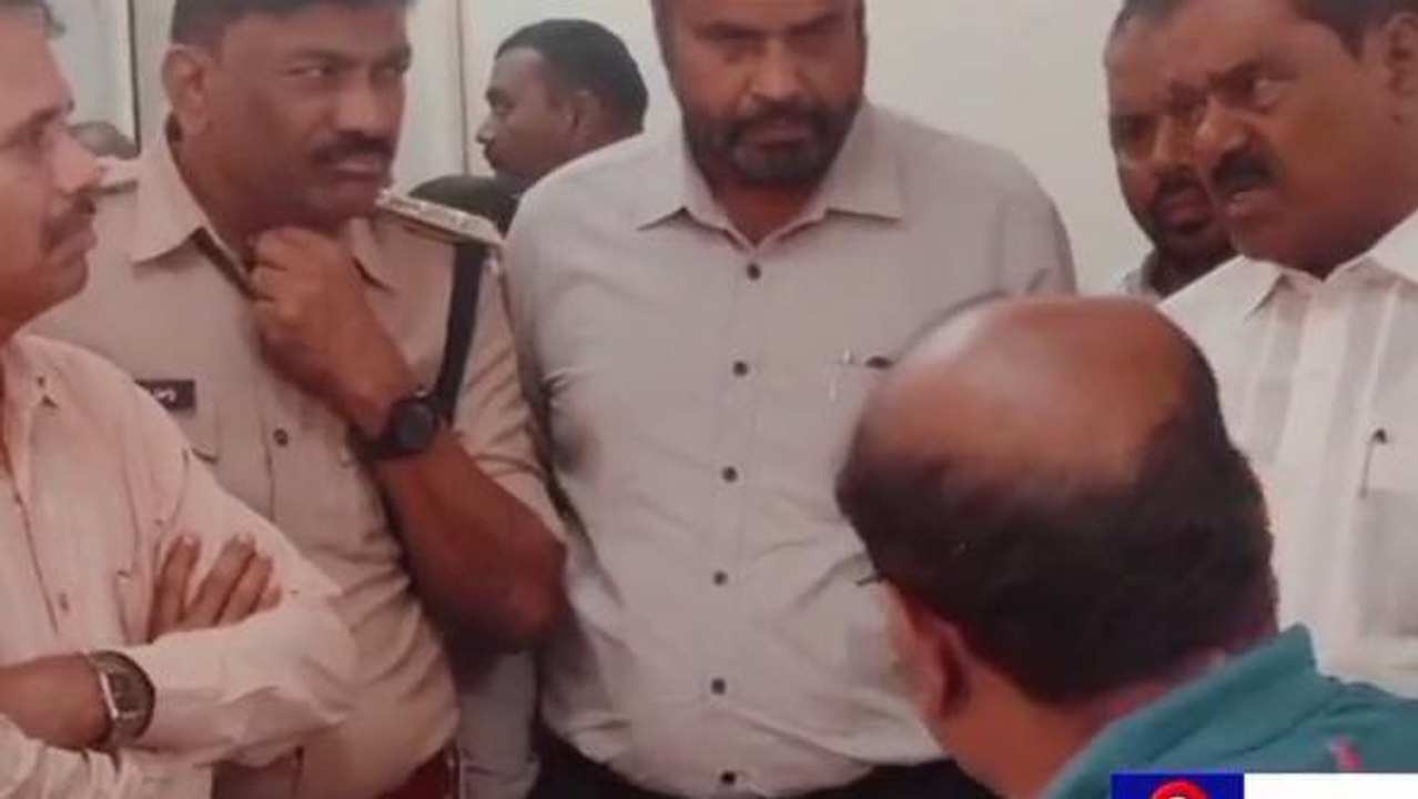 చిత్తూరు జిల్లా: గాయపడిన పోలీసులకు డిప్యూటీ సీఎం పరామర్శ