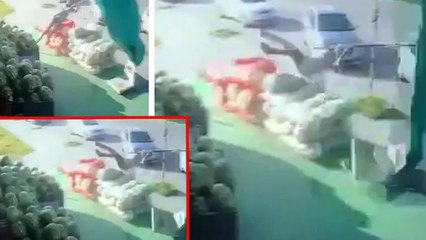 Şiddetli rüzgarda havalanan şemsiye ile uçtu