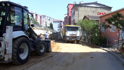 Mur de soutènement effondré sur un chantier de construction à Sarıyer