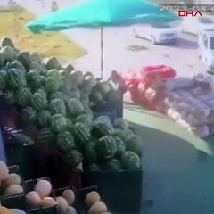 Rüzgarda havalanan şemsiye ile uçtu, hastanelik oldu