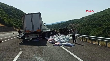 Elazığ-Bingöl kara yolunda kamyon ile çarpışan TIR'ın kupa kısmı koptu, şoför yaralandı