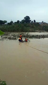 video story- 5 किलोमीटर दूर झाडिय़ों में फंसा था बालक का शव, रेस्क्यू टीम ने निकाला
